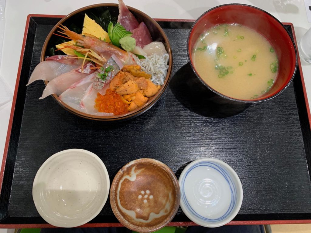 みやざき【長谷川水産海鮮丼9