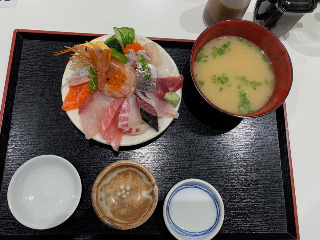 みやざき【長谷川水産海鮮丼12