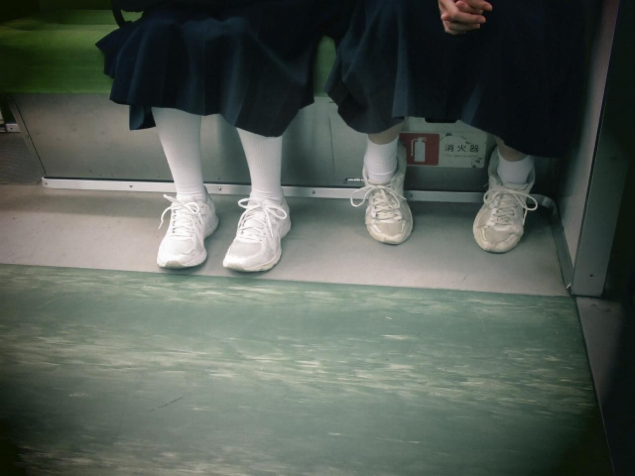 宮崎の中学校黒い靴下禁止