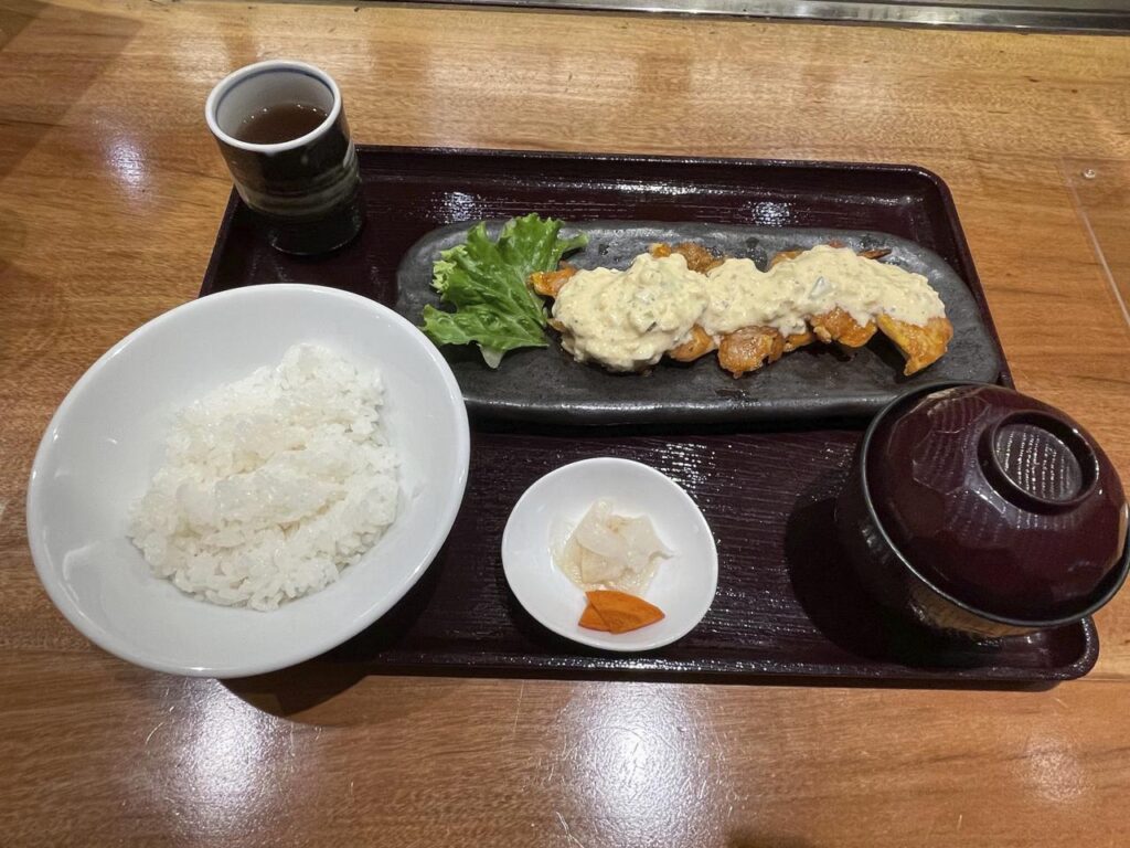 鉄板焼きチキン南蛮らくい