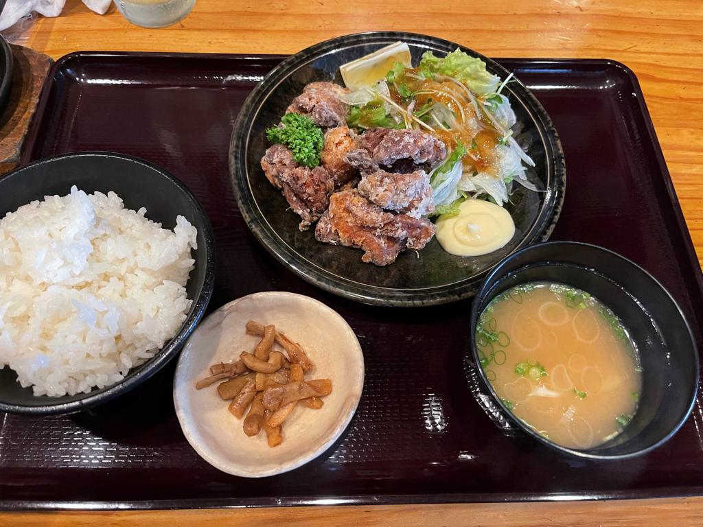 お昼から地鶏が食べられる店「ぐんけい宮崎駅前店きてん」