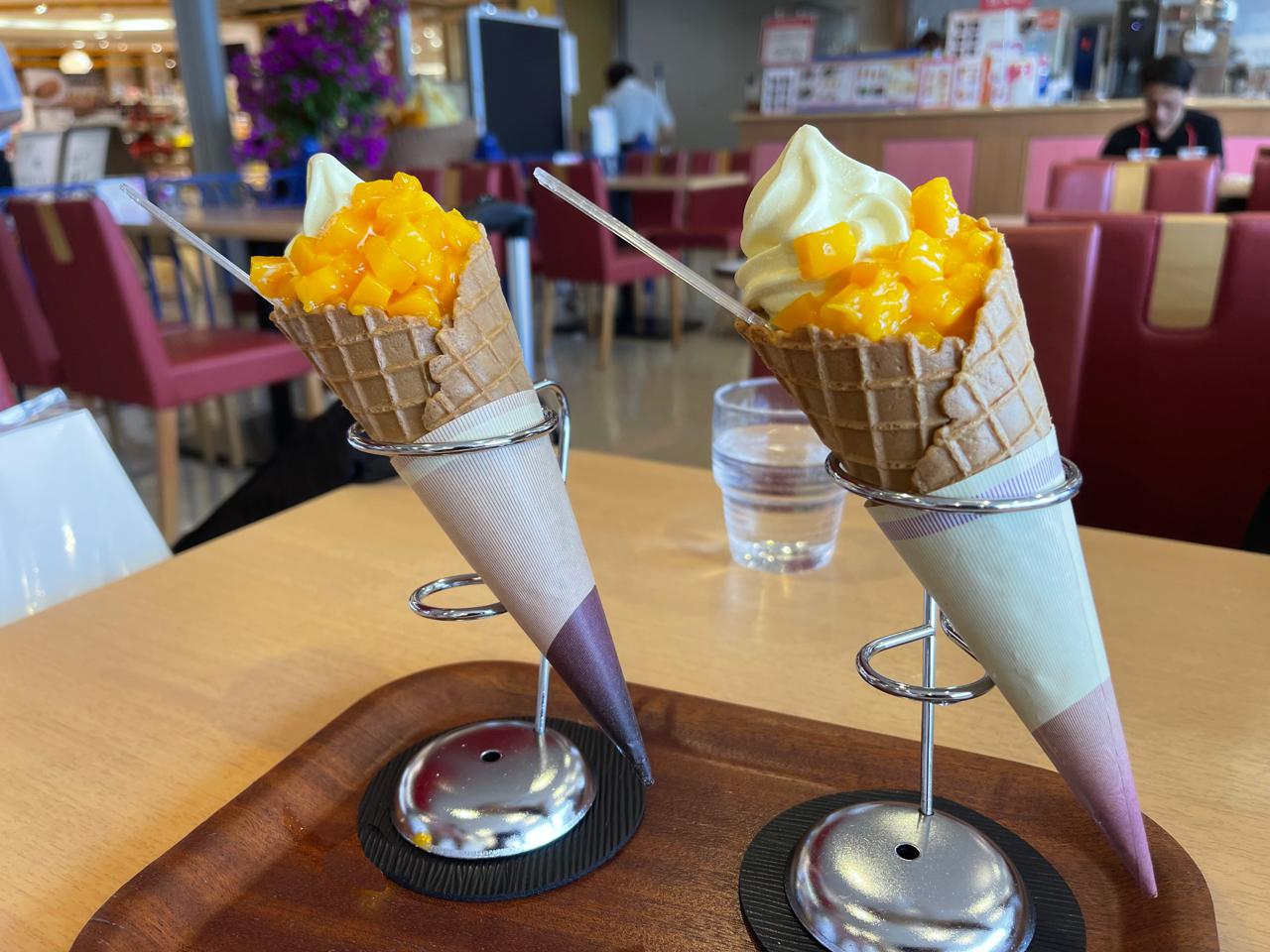 宮崎ブーゲンビリア空港で食べたい！完熟マンゴーを贅沢に使った「マンゴーソフトクリーム」