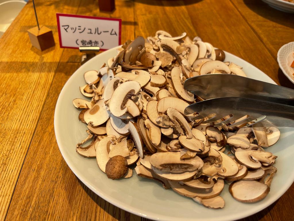 宮崎の自然が育んだ絶品和牛を味わうなら、霧島精肉店の「薪焼きレストランThe TERRACE」