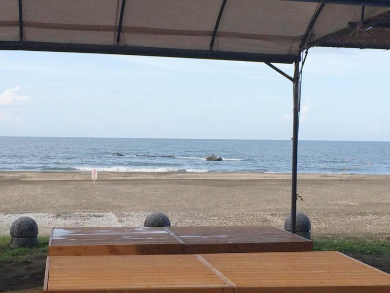 白浜海水浴場の昨年までの海の家の画像