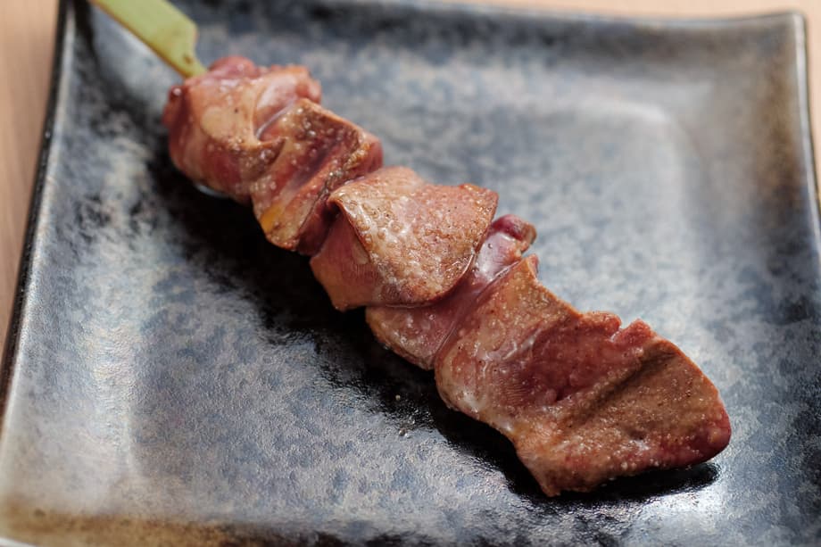 博多焼き鶏絶好鳥鶏レバー串 — 230円（税込）