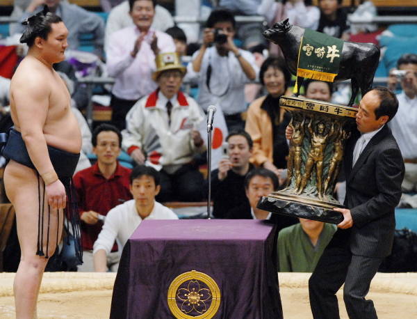 なぜ宮崎牛が“横綱”になったのか!？相撲文化と食が交差して生まれた新たな宮崎土産-画像3