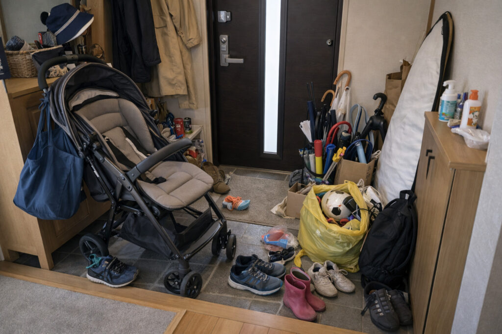 収納が少なく置く場所が無い