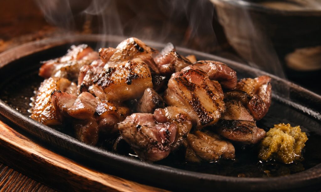 宮崎で有名な地鶏の炭火焼き